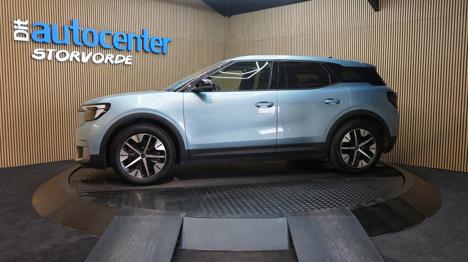 Blå Ford Explorer fra 2025