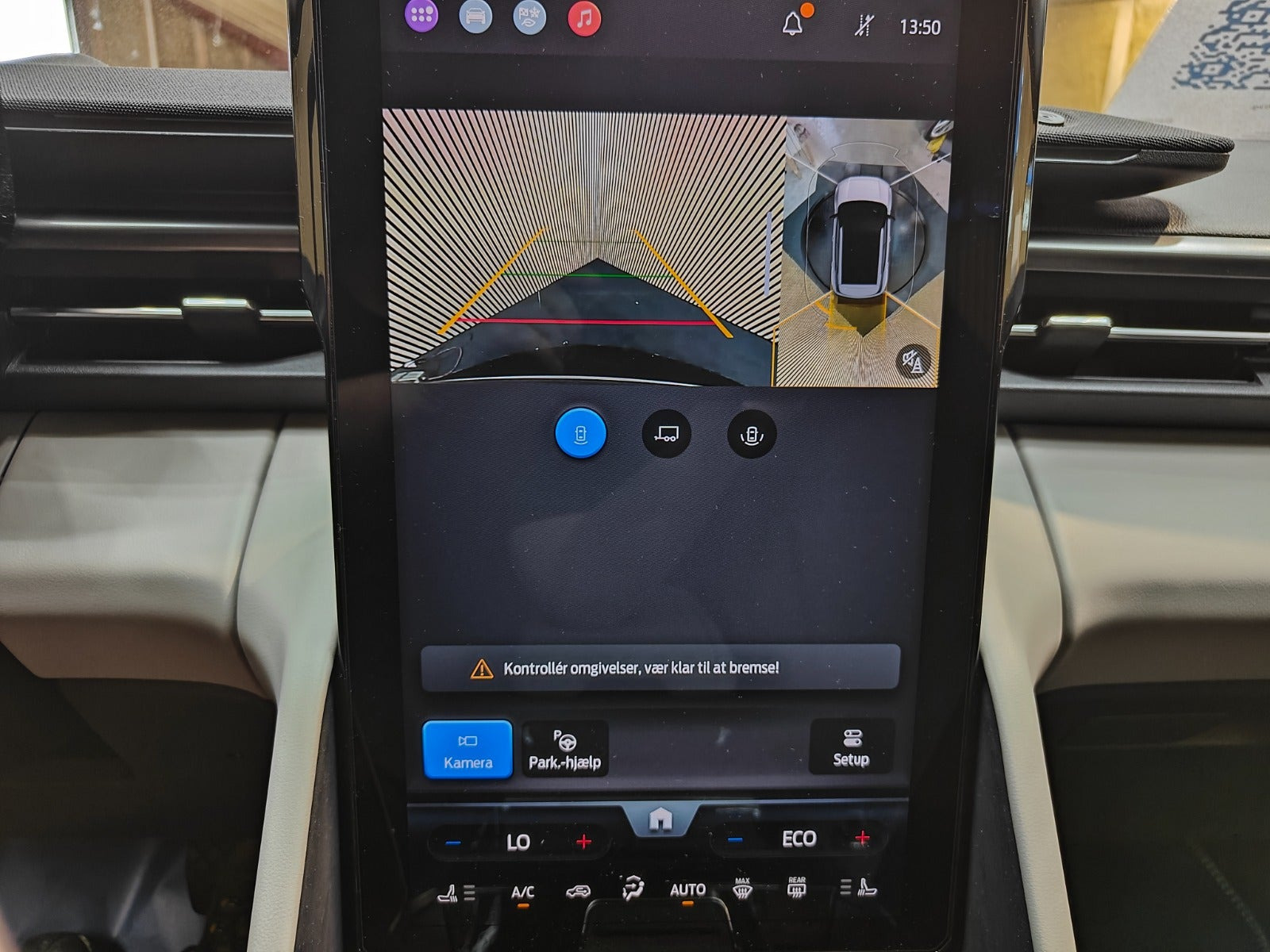 Blå Ford Explorer fra 2025