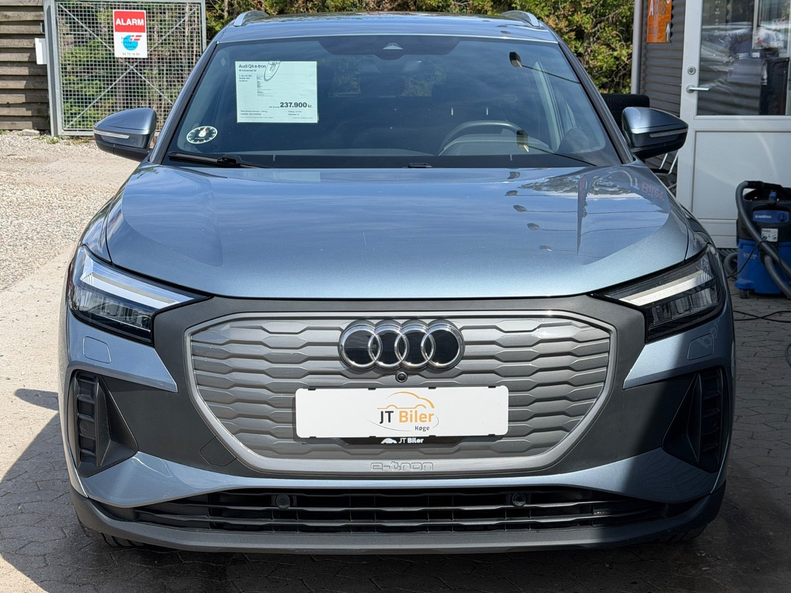 Blå Audi Q4 e-tron fra 2023