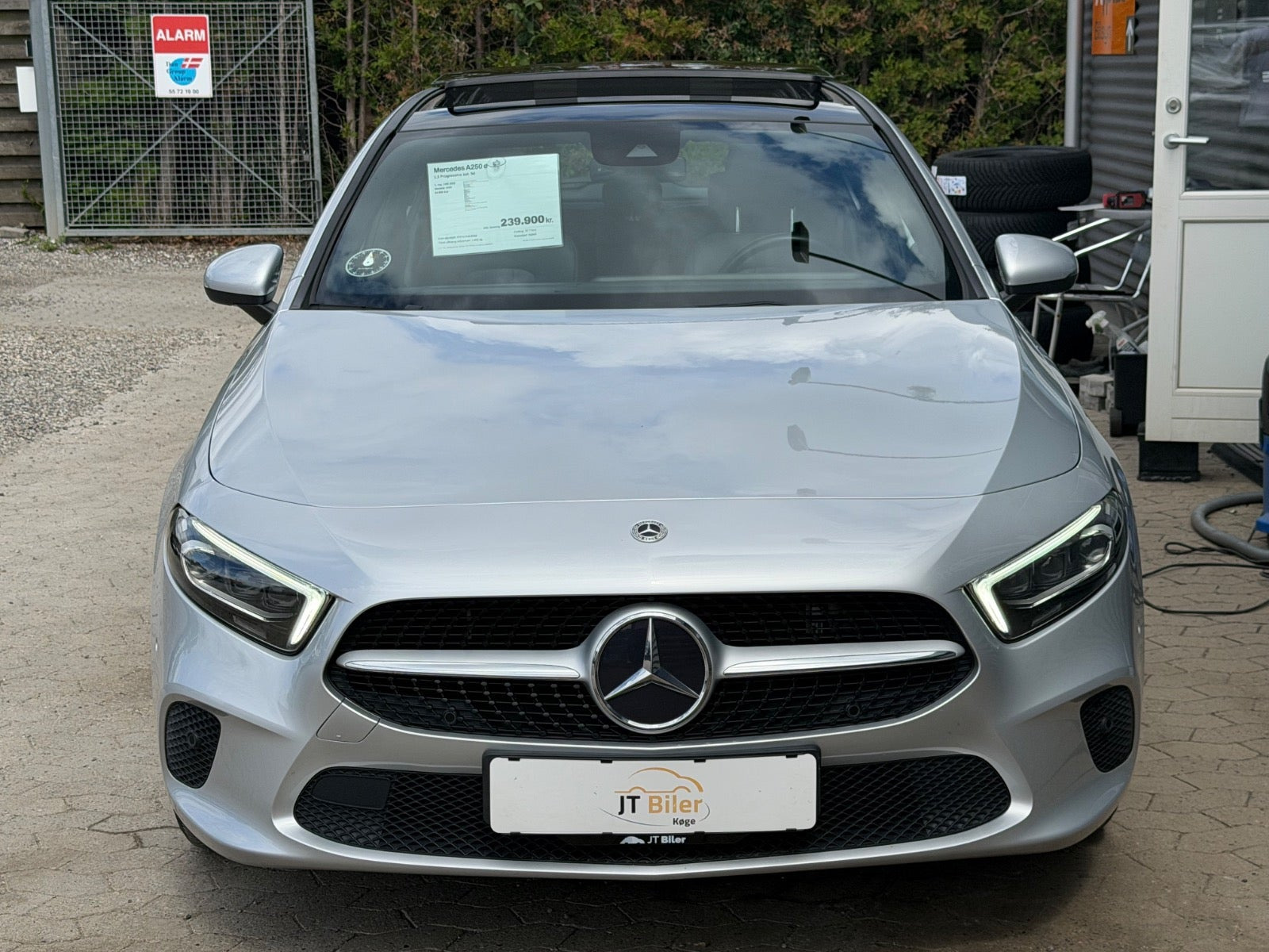 Sølv Mercedes A250 e fra 2020