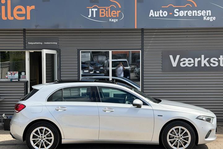 Sølv Mercedes A250 e fra 2020