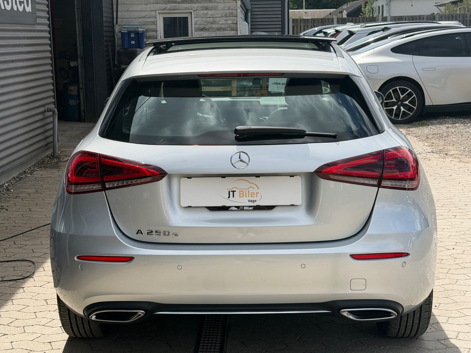 Sølv Mercedes A250 e fra 2020