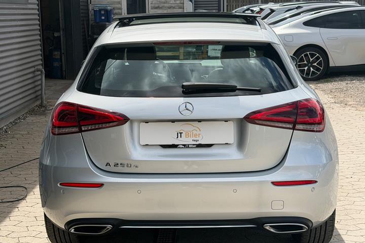 Sølv Mercedes A250 e fra 2020