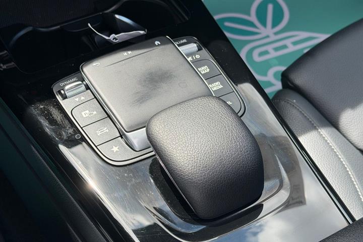 Sølv Mercedes A250 e fra 2020