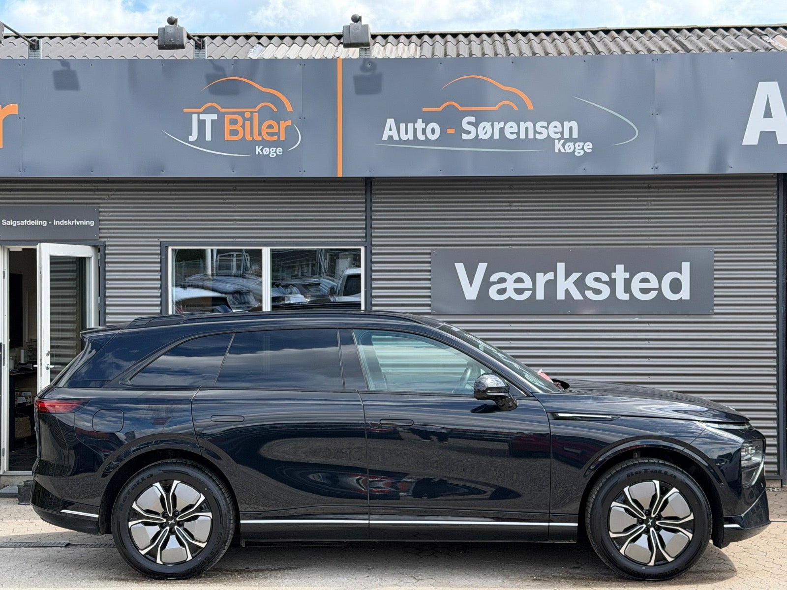 Sort Xpeng G9 fra 2023