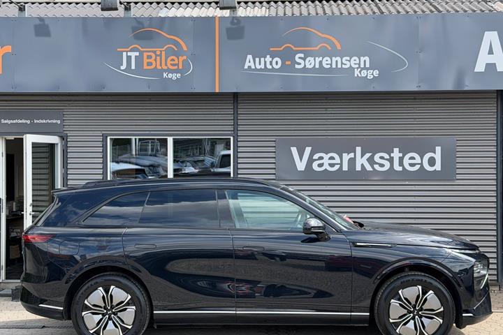 Sort Xpeng G9 fra 2023