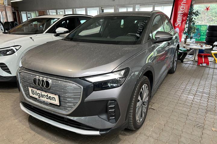 Sølv Audi Q4 e-tron fra 2023