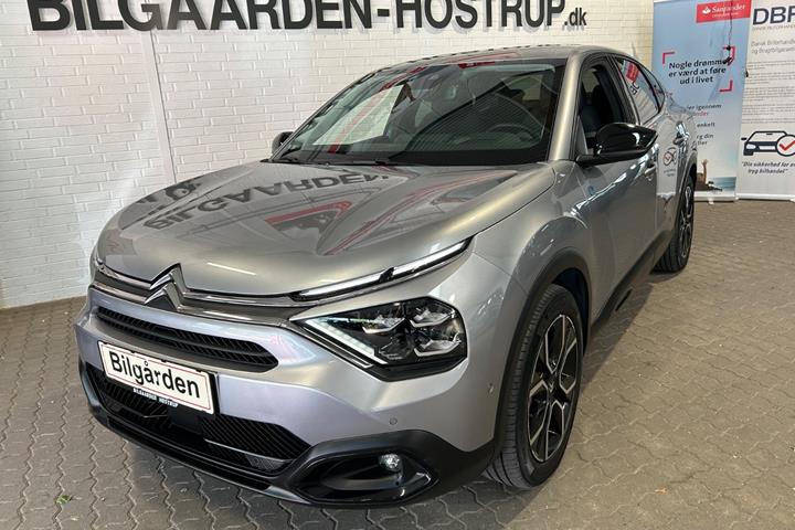 Grå Citroën ë-C4 X fra 2023 set udefra