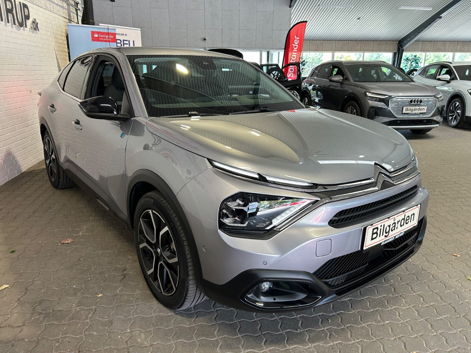 Grå Citroën ë-C4 X fra 2023