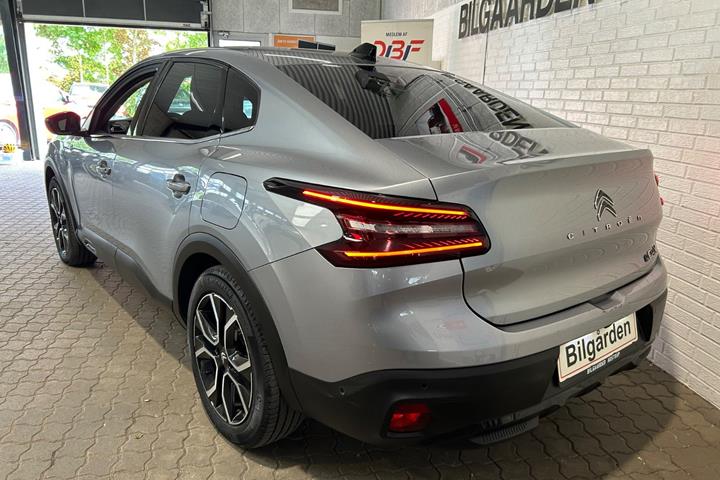 Grå Citroën ë-C4 X fra 2023