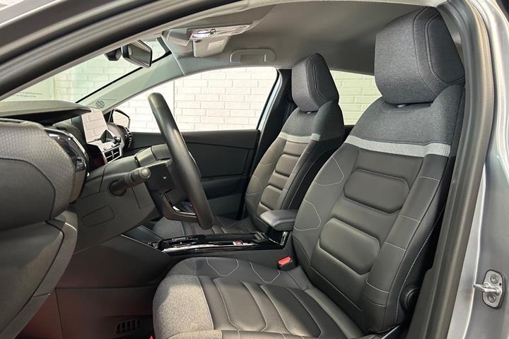 Grå Citroën ë-C4 X fra 2023