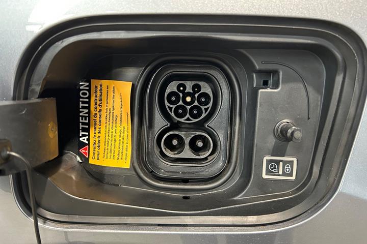 Grå Citroën ë-C4 X fra 2023