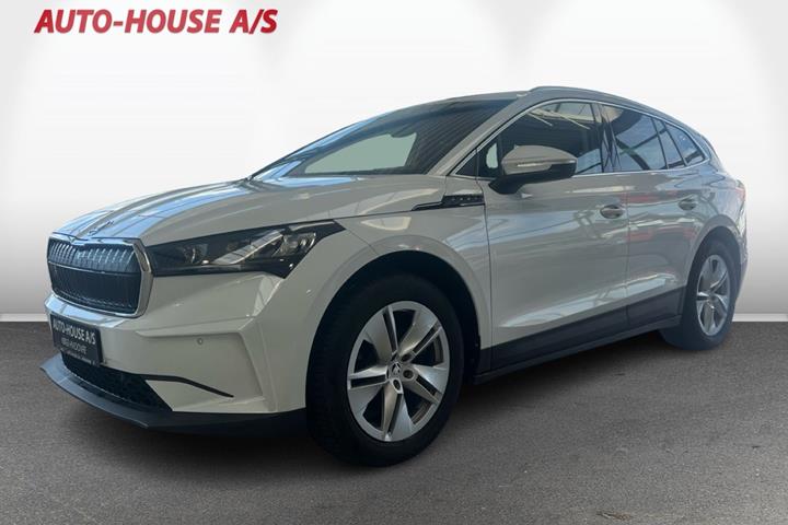 Hvid Skoda Enyaq fra 2023