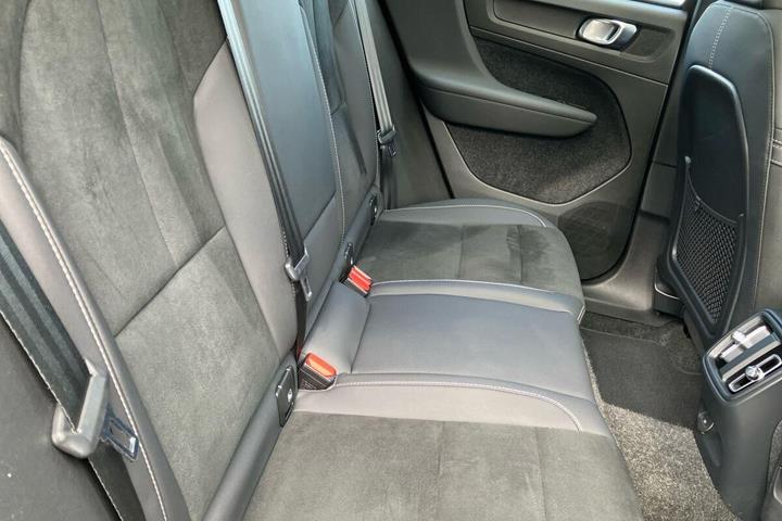 Grå Volvo C40 fra 2023