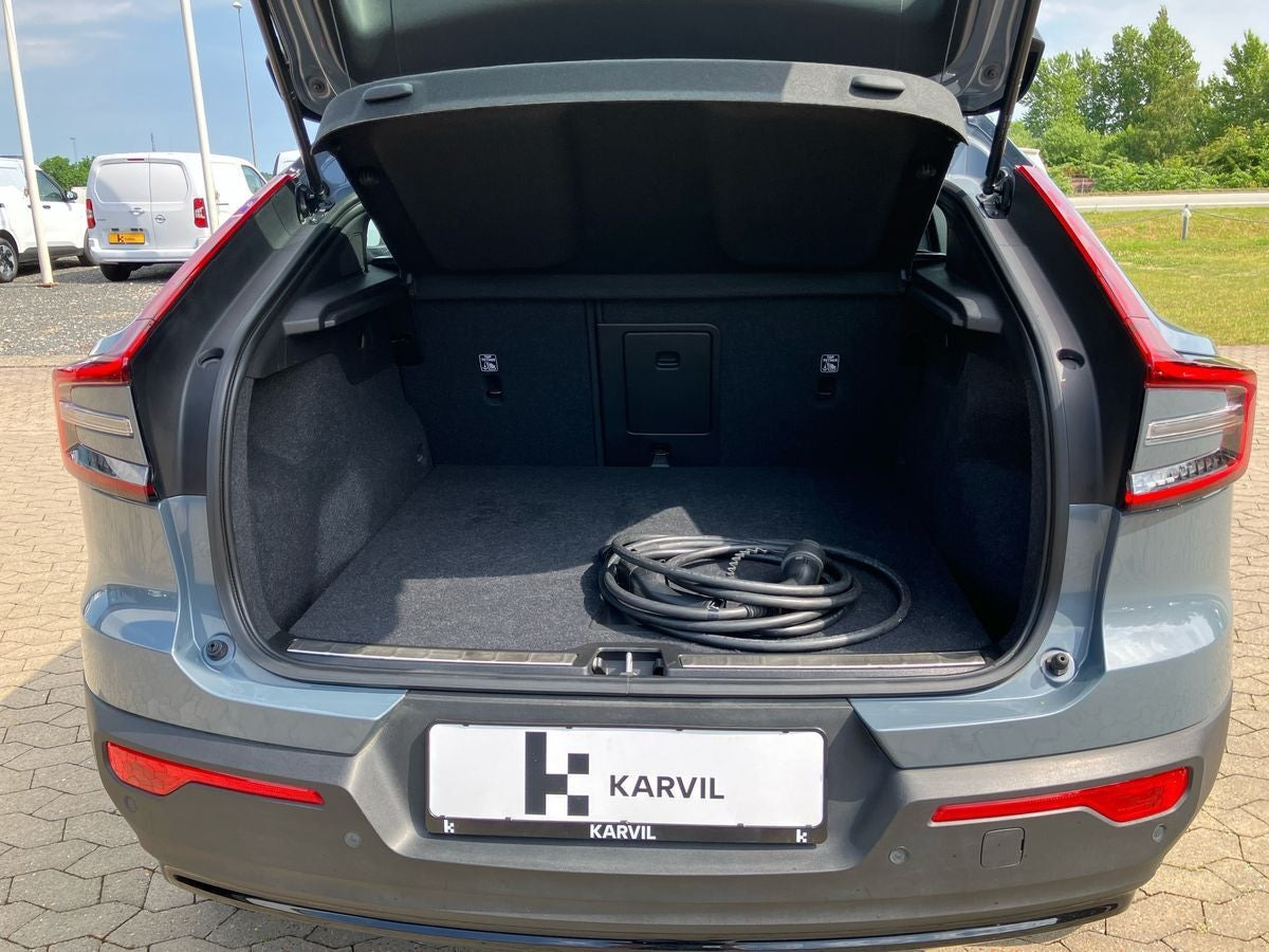 Grå Volvo C40 fra 2023