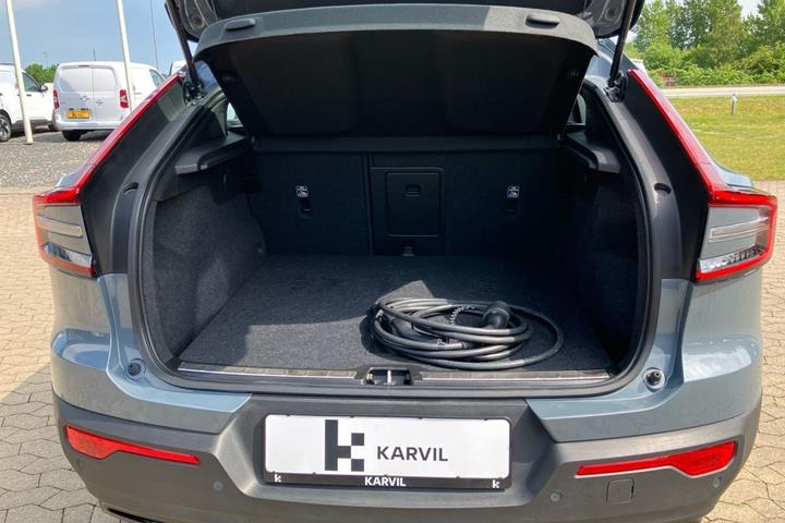 Grå Volvo C40 fra 2023