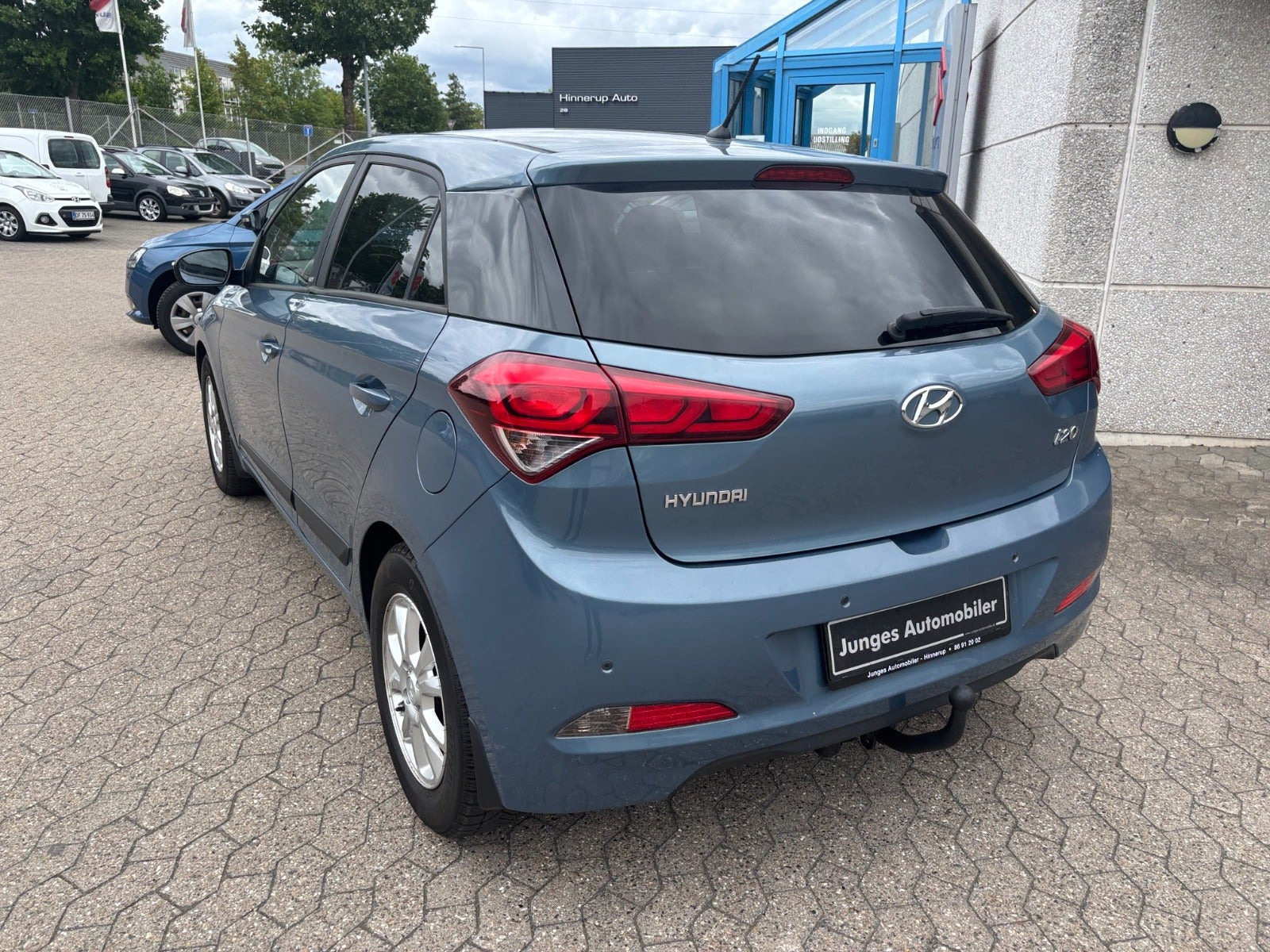 Blå Hyundai i20 fra 2016