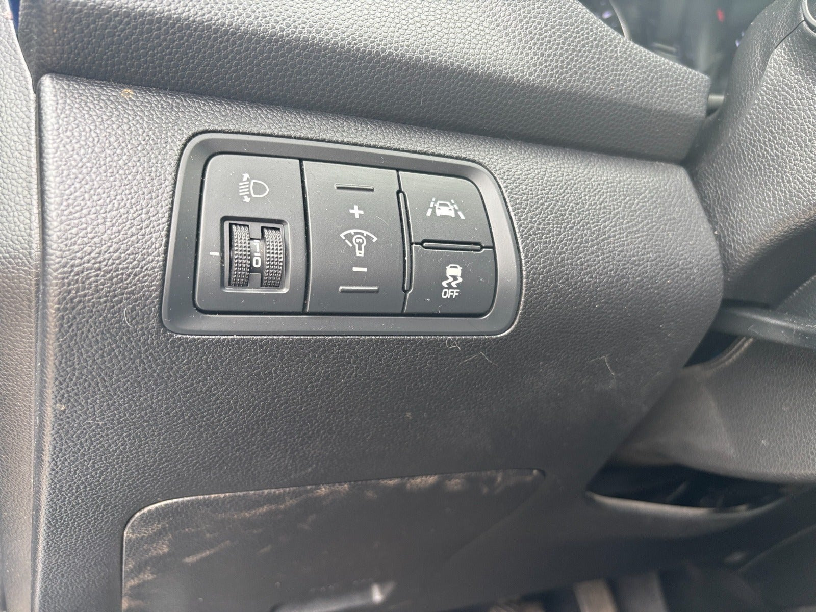 Blå Hyundai i20 fra 2016