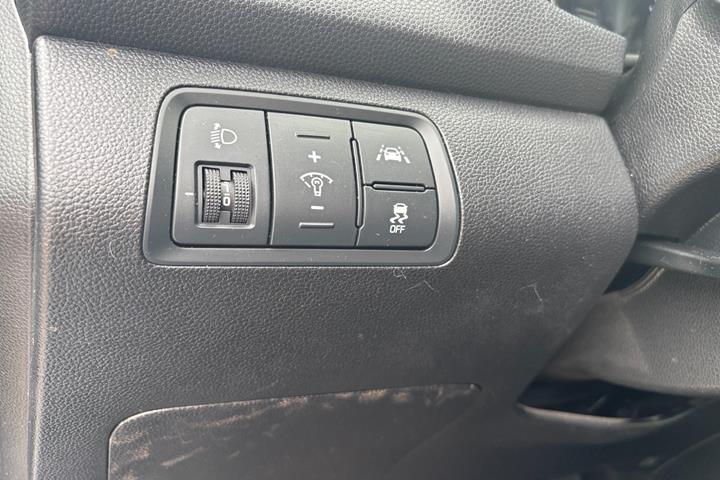 Blå Hyundai i20 fra 2016