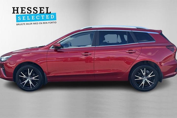 Rød MG MG5 fra 2022