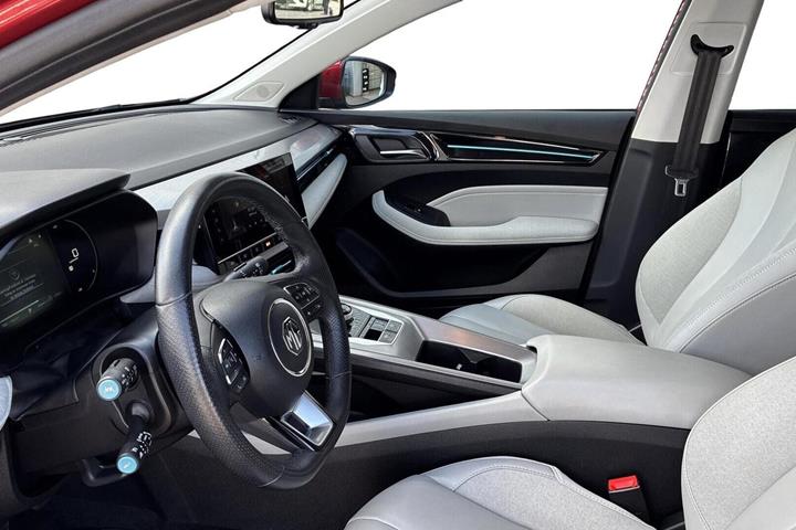 Rød MG MG5 fra 2022