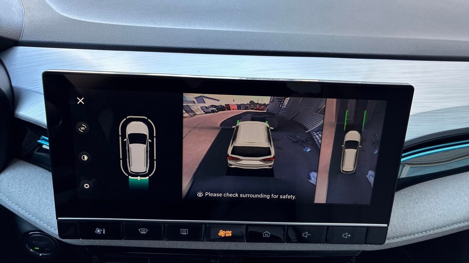 Rød MG MG5 fra 2022