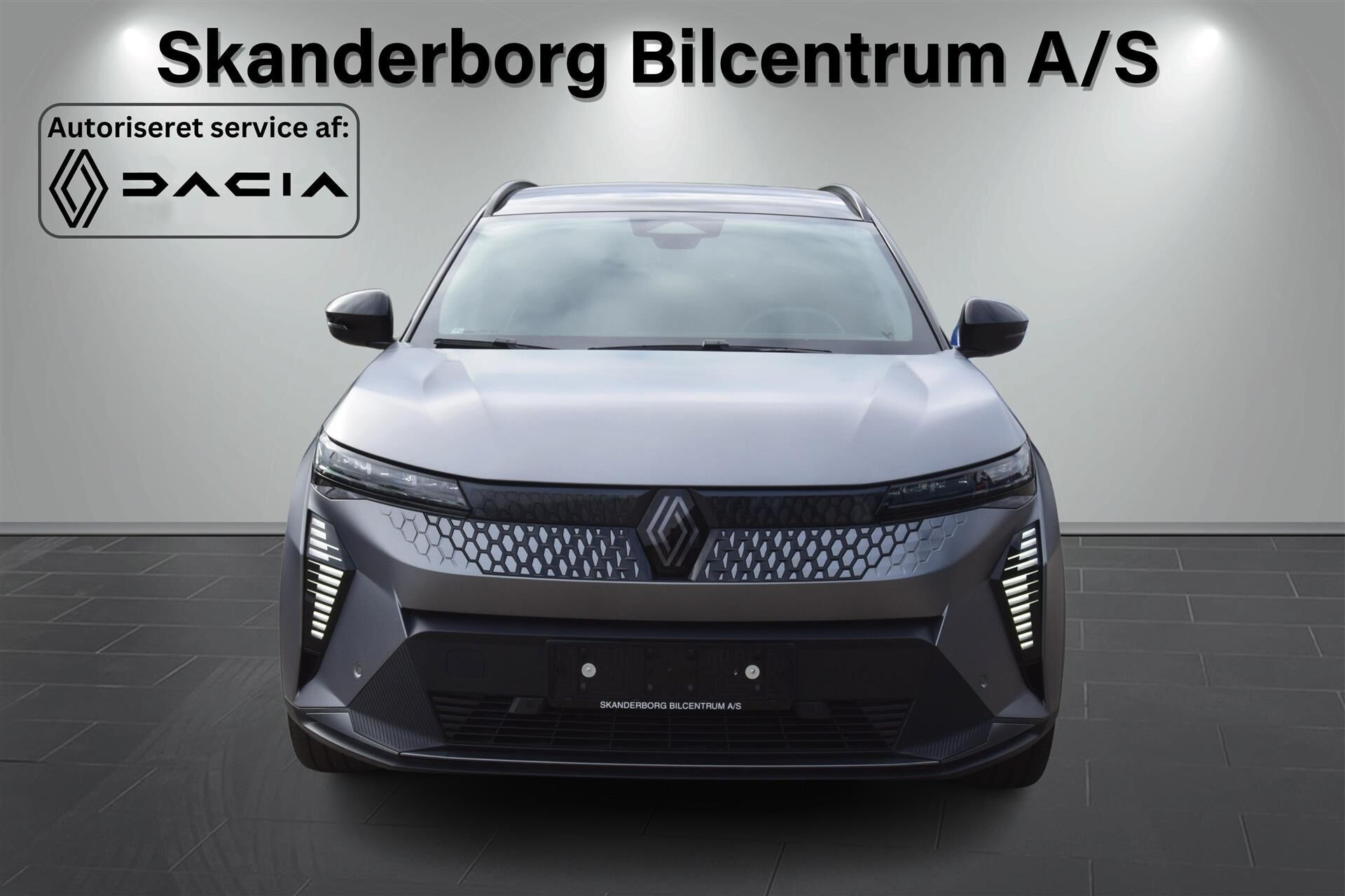 Grå Renault Scénic fra 2024