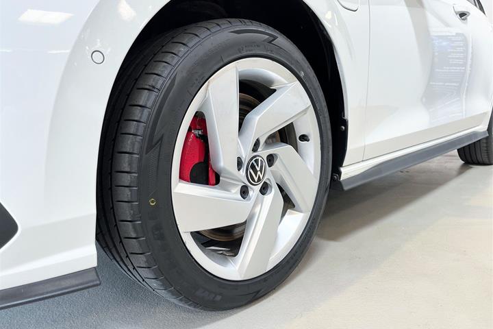 Hvid VW Golf fra 2021