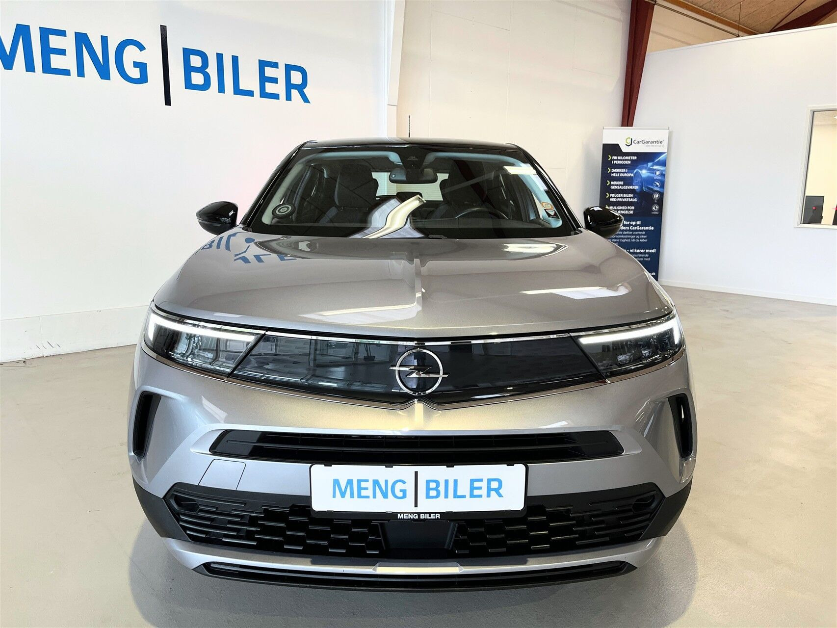 Grå Opel Mokka fra 2022