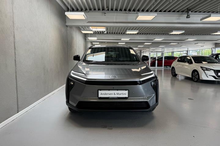 Grå Toyota BZ4X fra 2026