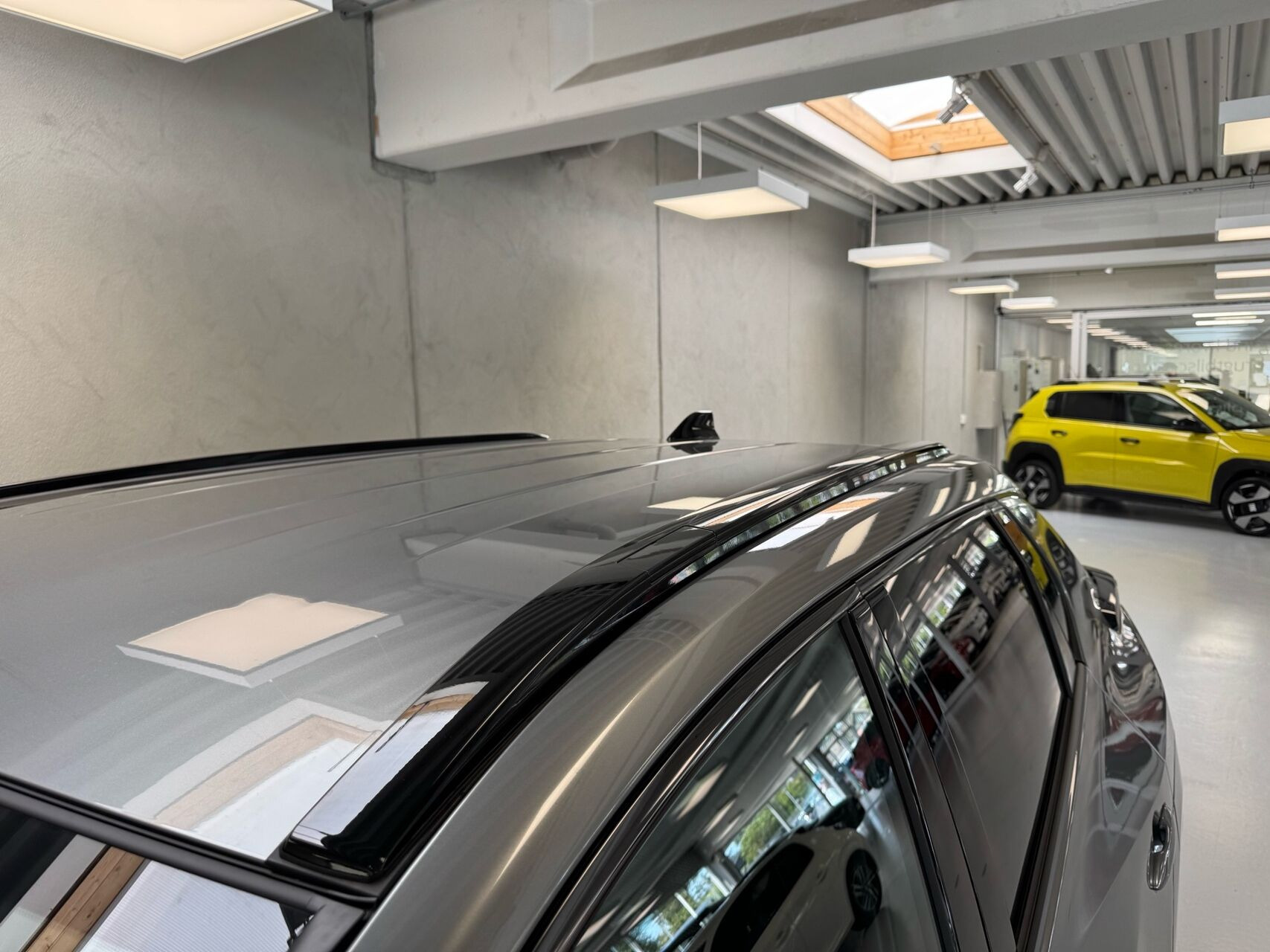 Grå Toyota BZ4X fra 2026