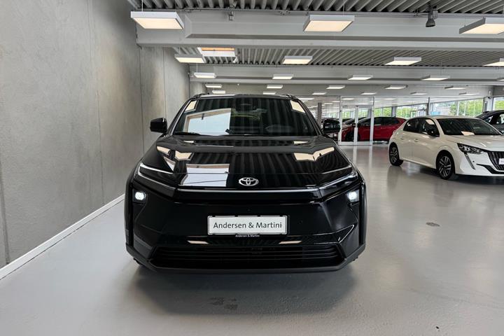 Sort Toyota BZ4X fra 2026