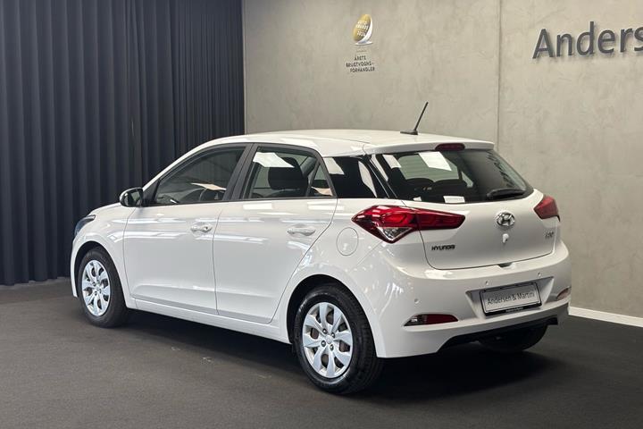 Hvid Hyundai i20 fra 2018