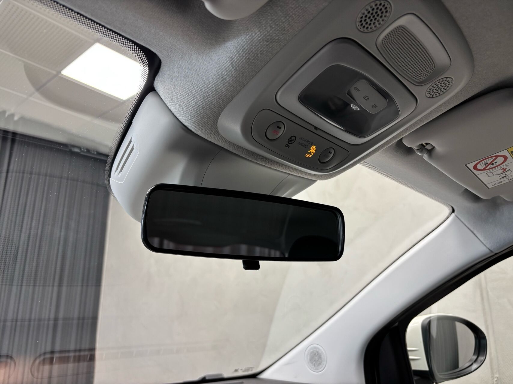 Hvid Fiat 500e fra 2023