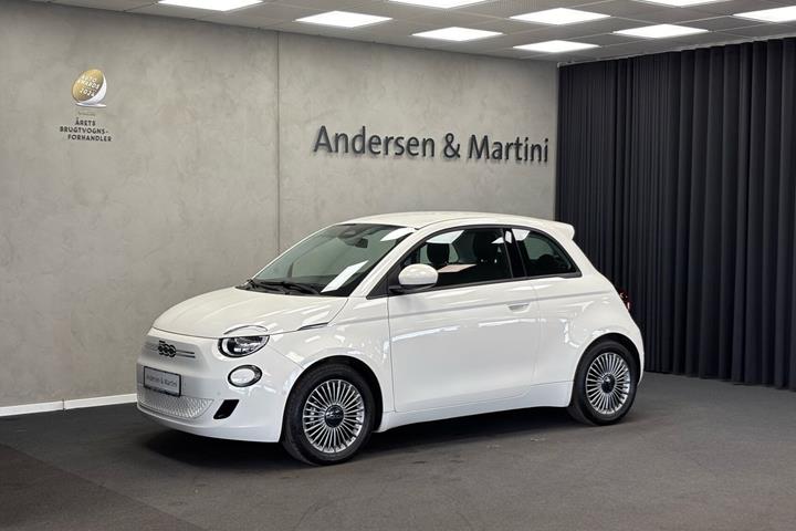 Hvid Fiat 500e fra 2023