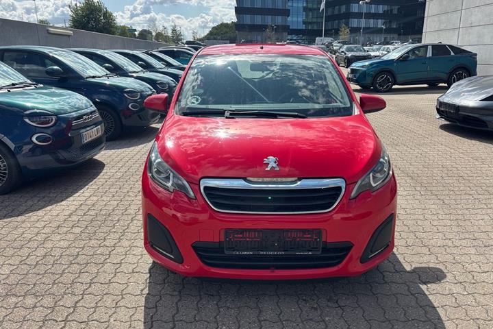 Rød Peugeot 108 fra 2014