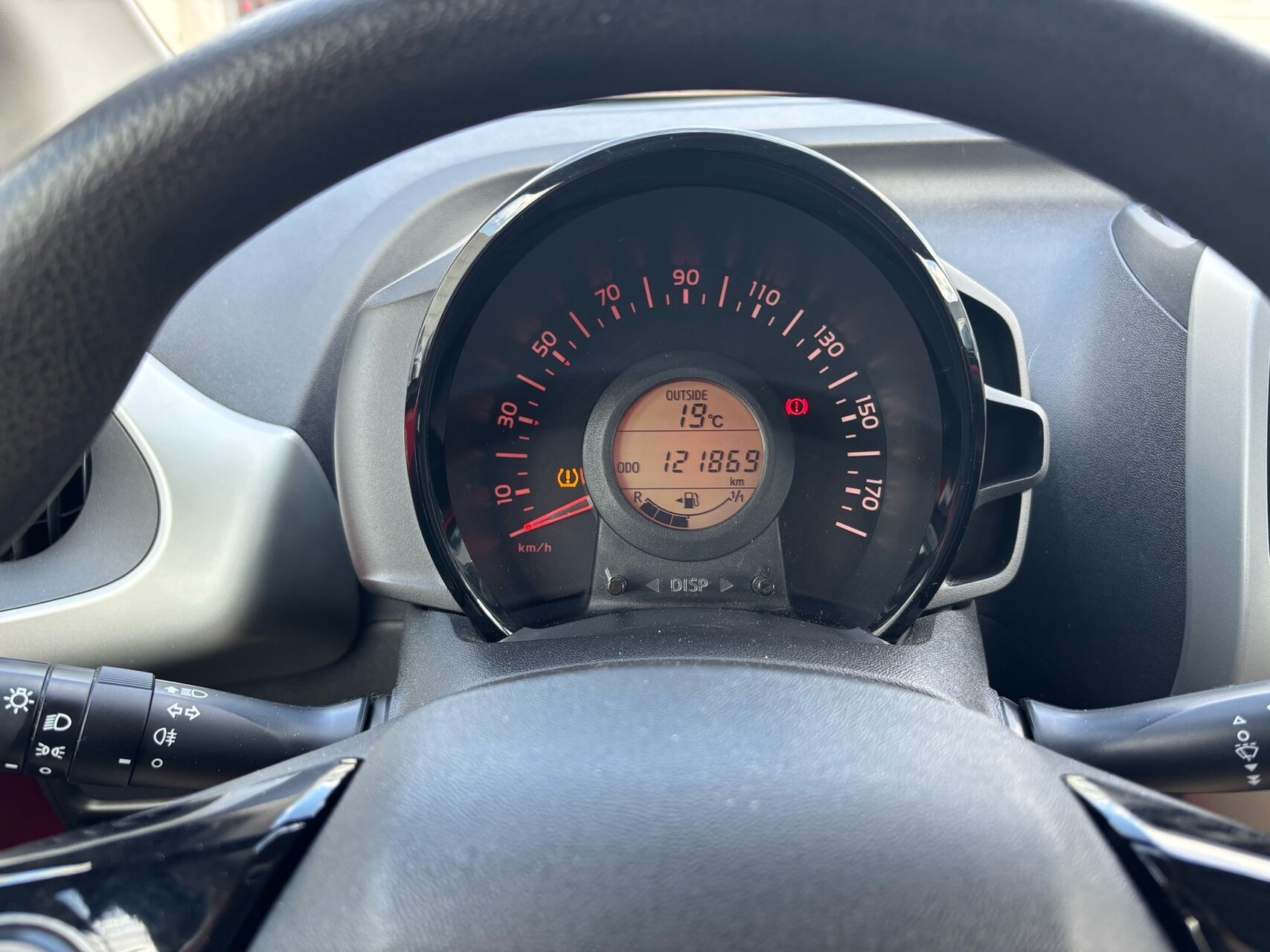 Rød Peugeot 108 fra 2014
