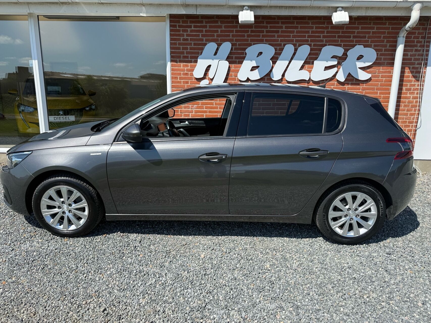 Sort Peugeot 308 fra 2020