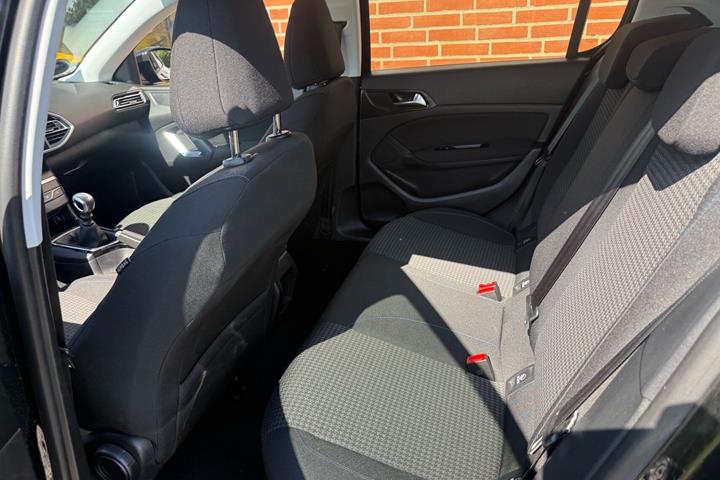 Sort Peugeot 308 fra 2019