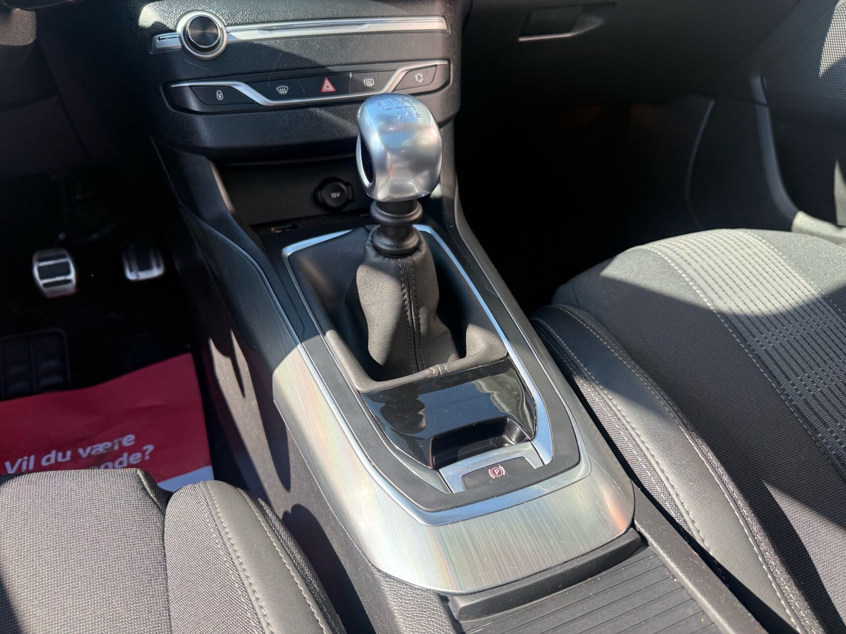 Sort Peugeot 308 fra 2019