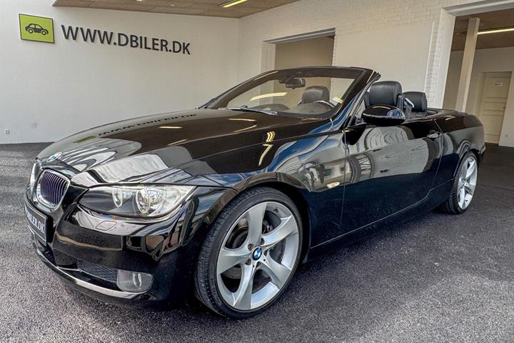 Sort BMW 325i fra 2007