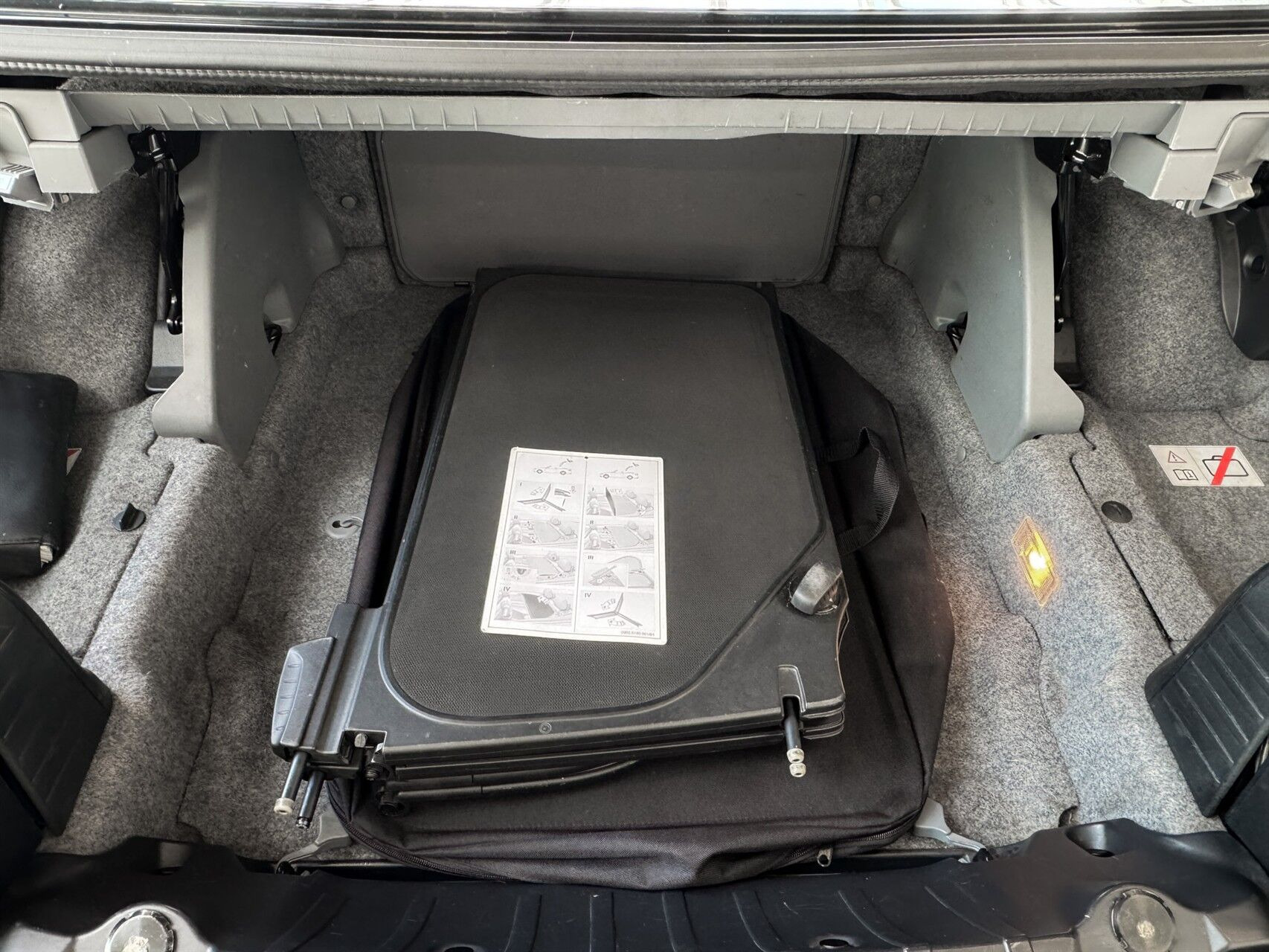 Sort BMW 325i fra 2007