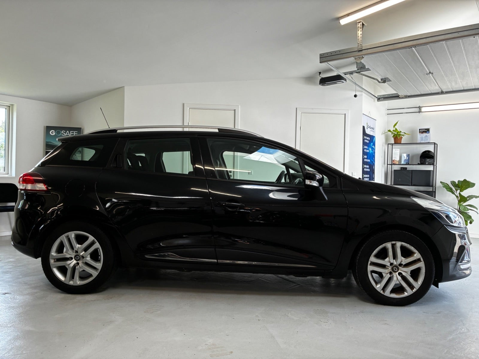 Sort Renault Clio IV fra 2018