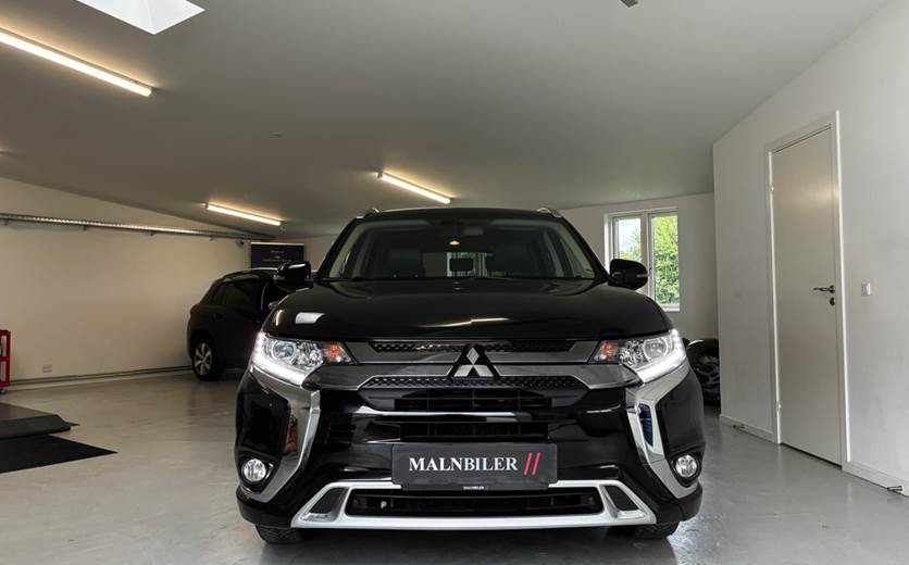Mitsubishi Outlander 2,4 PHEV Invite+ CVT 4WD