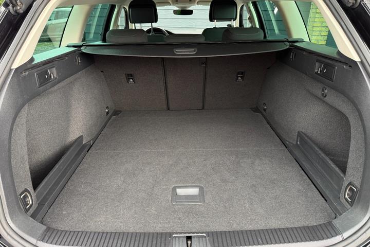 Sort VW Passat fra 2018