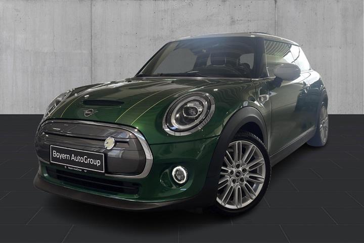 Grøn Mini Cooper SE fra 2020 set udefra