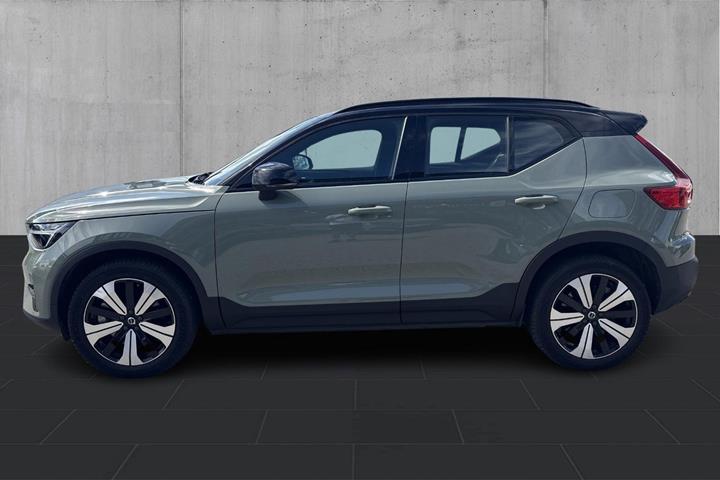 Grøn Volvo XC40 fra 2023