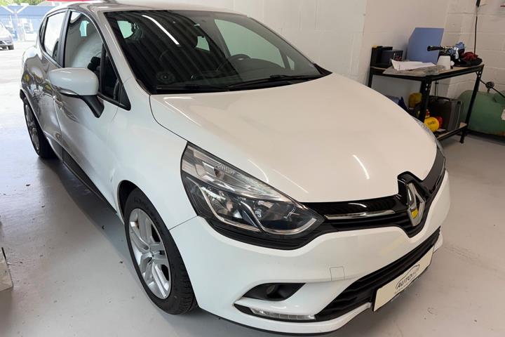 Hvid Renault Clio IV fra 2018