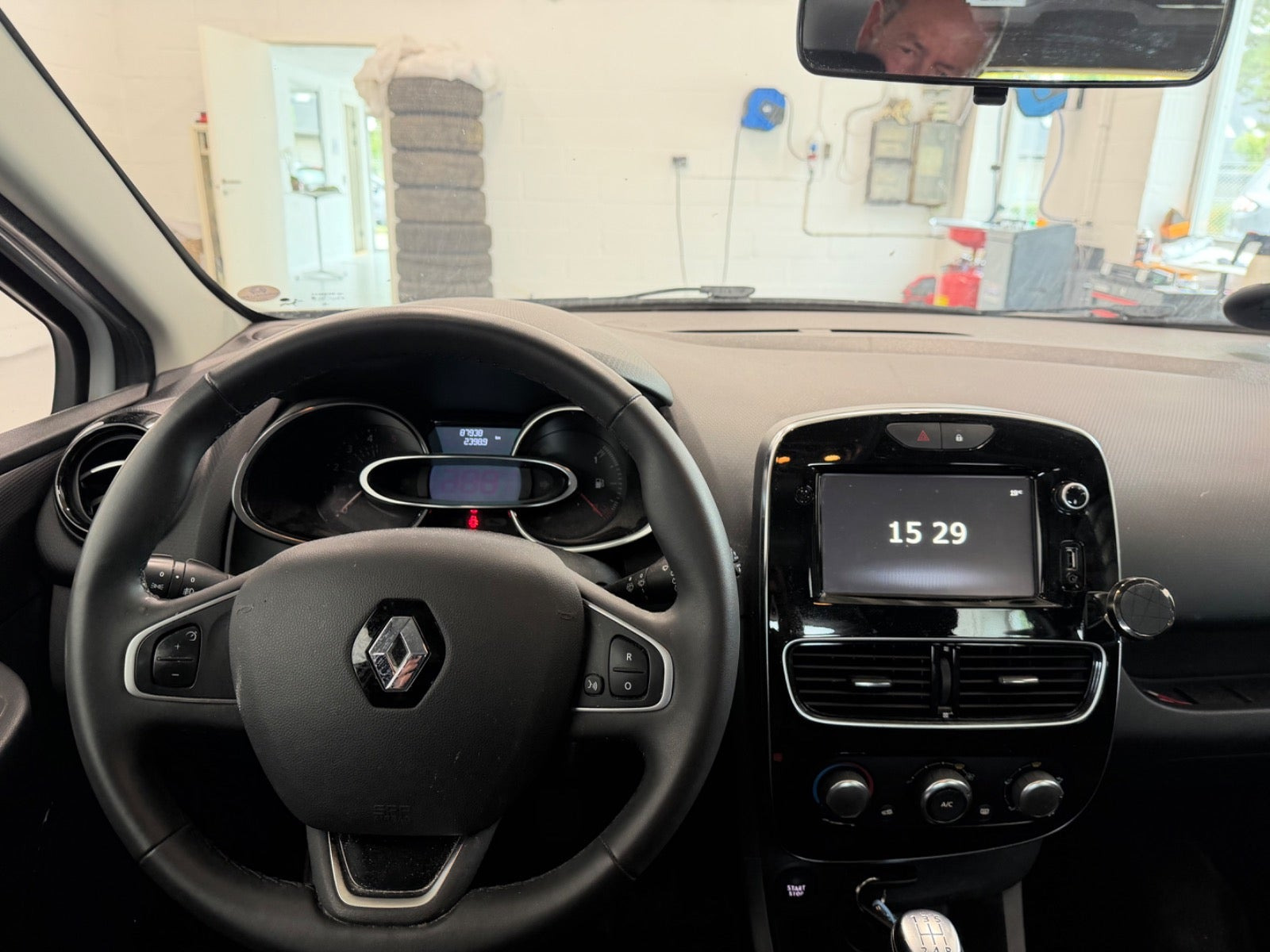 Hvid Renault Clio IV fra 2018