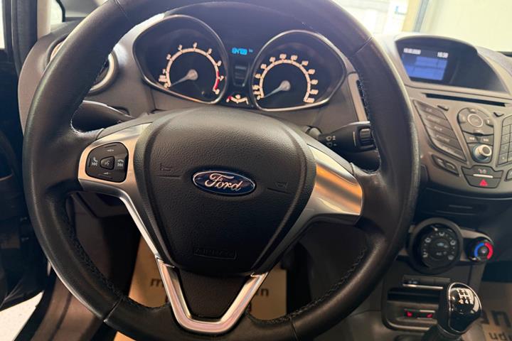 Sort Ford Fiesta fra 2016